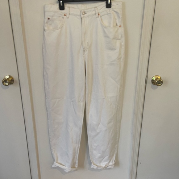90’s Style Baggy Jeans - Picture 5 of 6